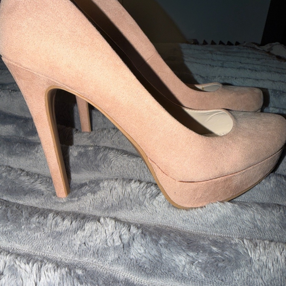 Chinese Laundry Nude Platform Heels - Picture 3 of 5